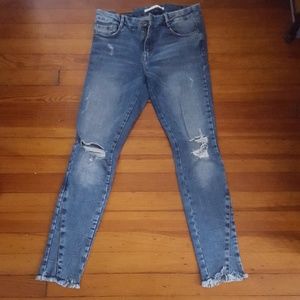 Zara distressed skinny jeans size 6